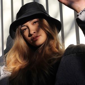 Meet your Posher, Cece